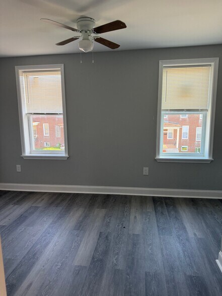 Building Photo - 3317 Ravenwood Ave