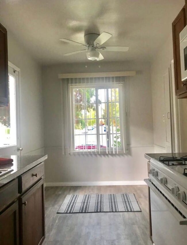 Building Photo - S-1216 -1222 West Victory Boulevard