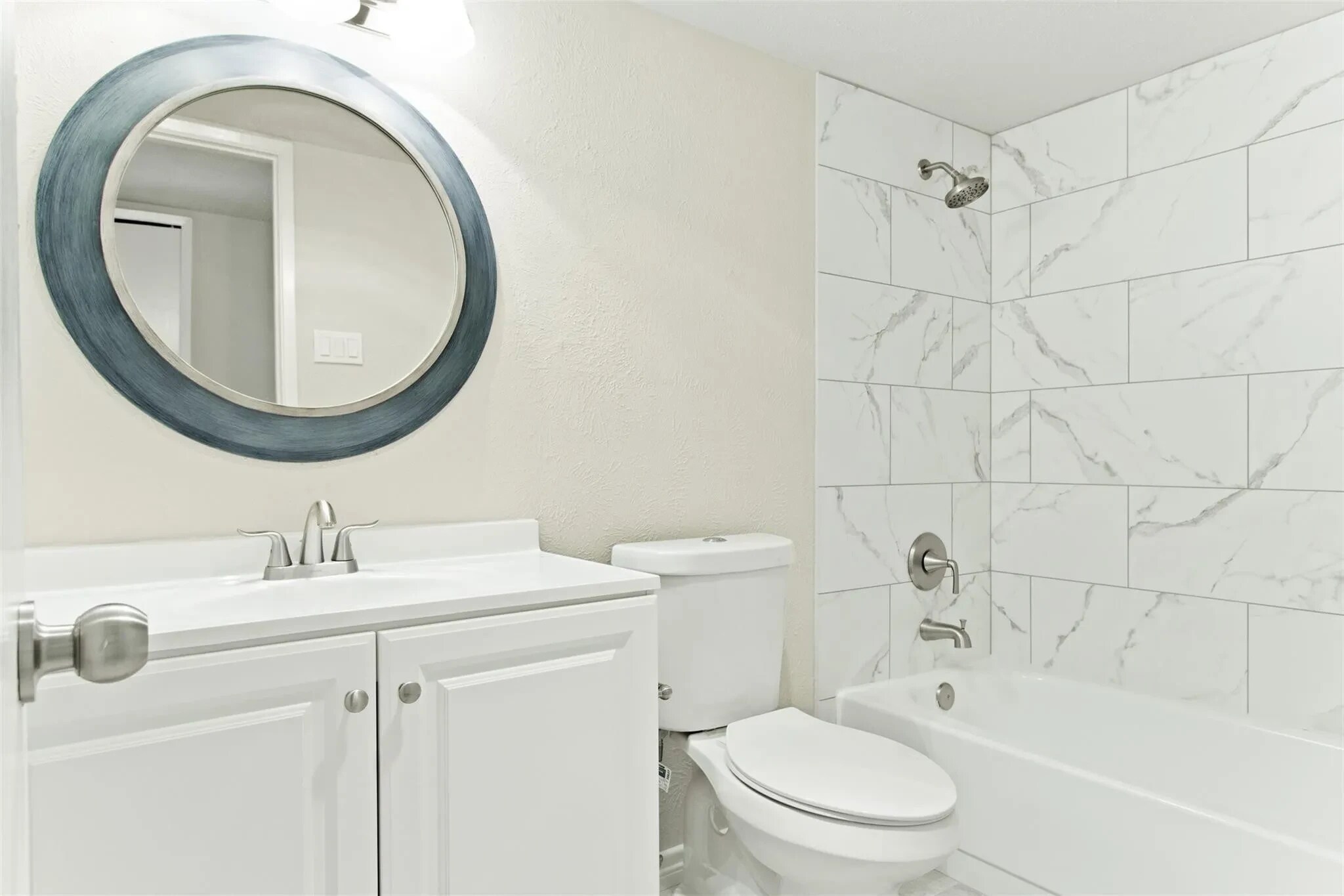 Building Photo - 537 Hanover Dr