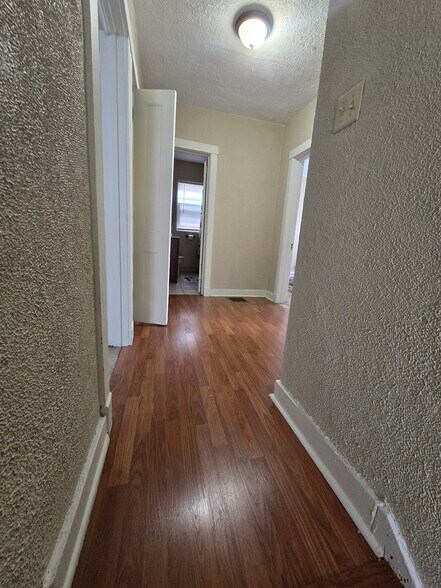 Building Photo - 6501 Deary St