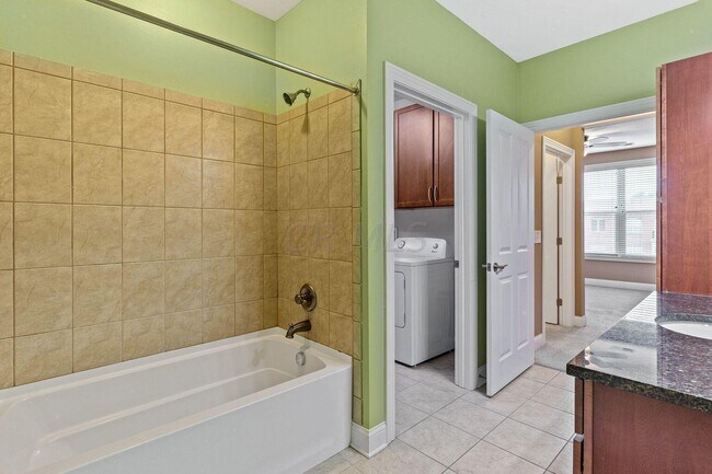 Building Photo - 953 Ingleside Ave