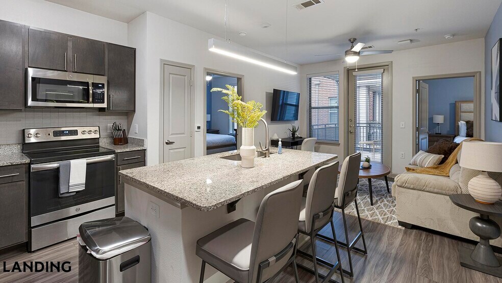 Building Photo - 2800 NE Green Oaks Blvd