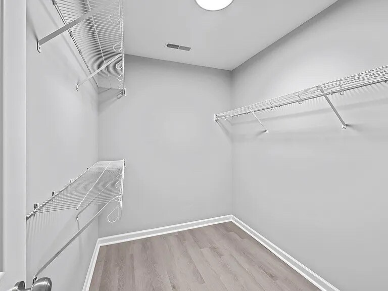 Building Photo - 3416 Wellesley Ct