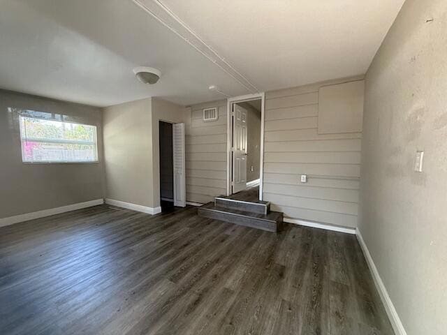 Building Photo - 400 Metcalf Ct