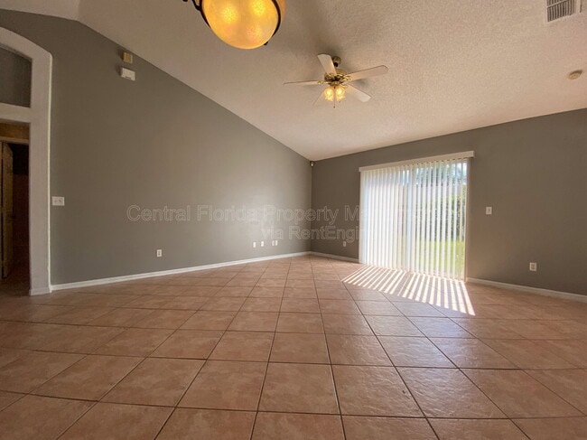 Building Photo - 13820 Eagleridge Ct
