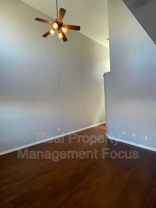 Building Photo - 4645 Penelope Ln