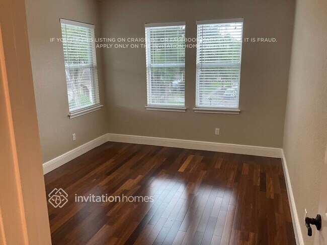 Building Photo - 400 Veracliff Ct