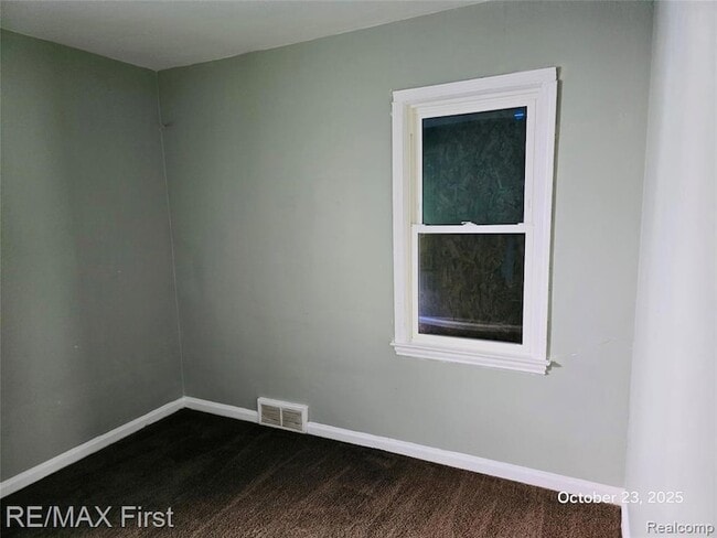 Building Photo - 11466 Somerset Ave