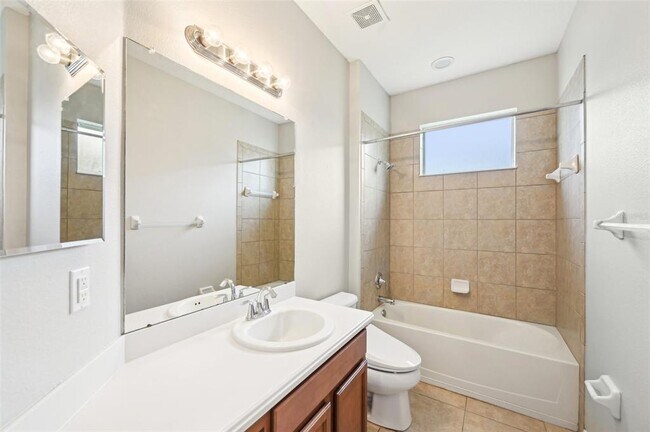 Building Photo - 12612 Avelar Creek Dr