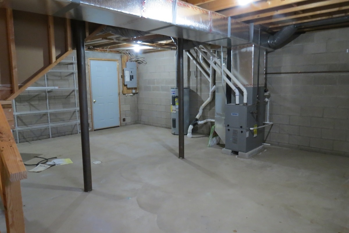 full separate basement - 109 Glendale Rd
