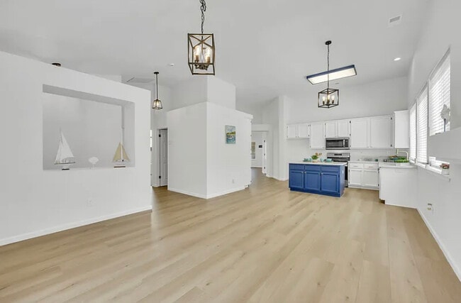 Building Photo - 9312 Caulfield Dr