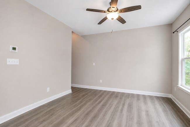 Building Photo - Spacious Three Bedroom w/ Loft Space