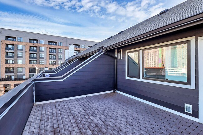 Building Photo - 1214 Minter Pl