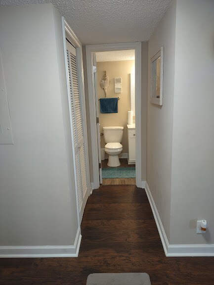 Building Photo - 5907 S Kings Hwy