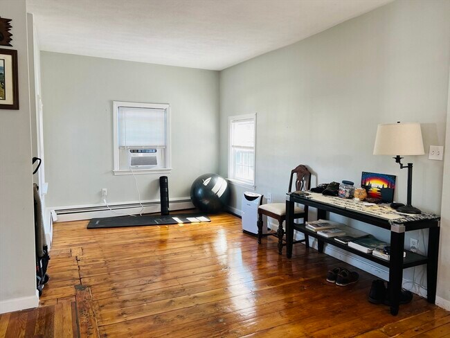 Building Photo - 149 Belmont St