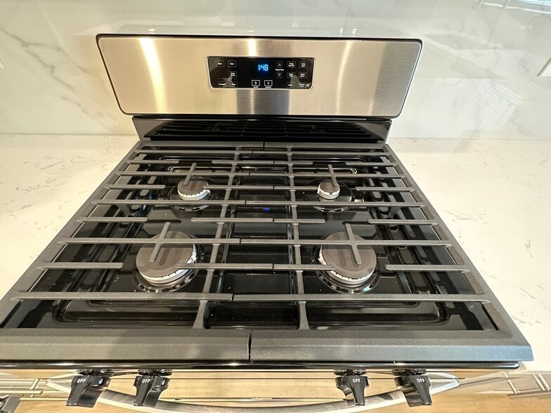 Building Photo - 8436 Oakdale Ave