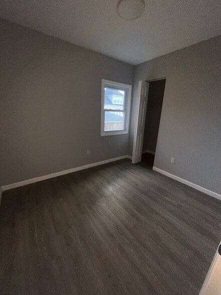 Building Photo - 880 S 14th St