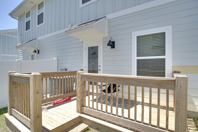 Building Photo - Nature Creek 3BD Townhome w/ Garage, Pool ...