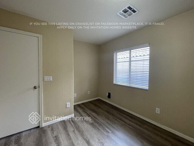 Building Photo - 13043 W Via Camille