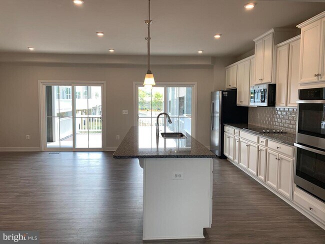 Building Photo - 11263 Dry Spring Dr