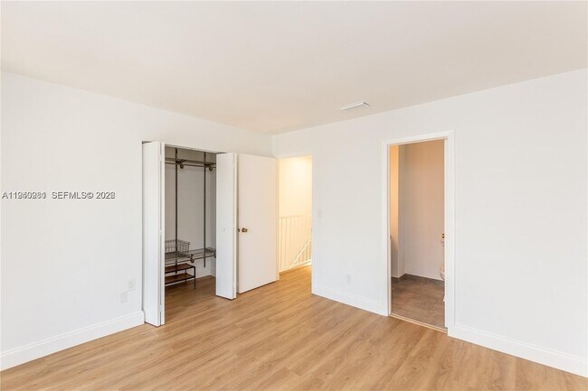 Building Photo - 2945 Bridgeport Ave