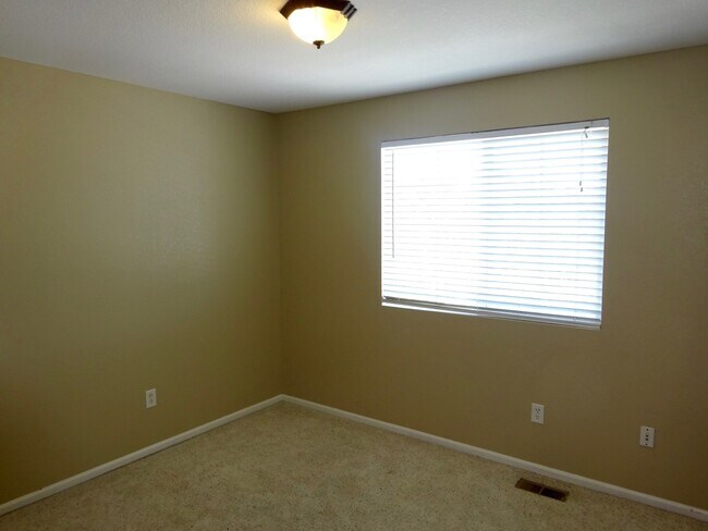 Building Photo - Beautiful 4 Bedroom Home In Parker - Piner...