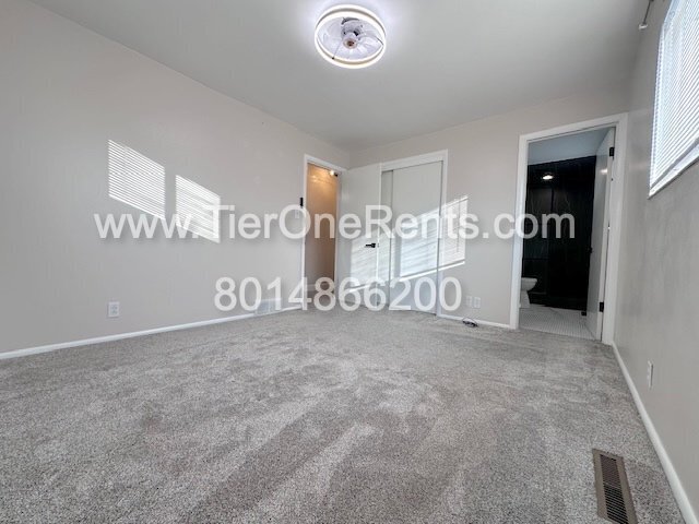 Building Photo - For a limited time, this property offers n...