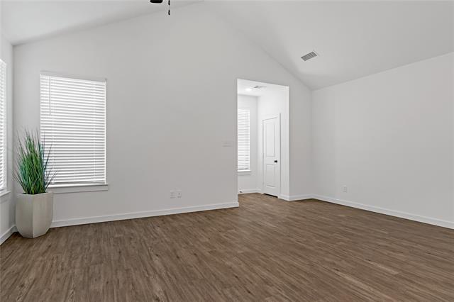 Building Photo - 1303 Bells Ave