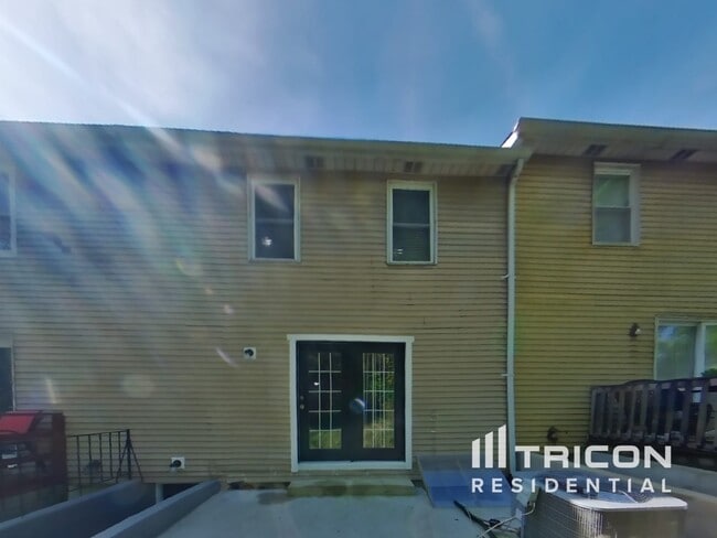 Building Photo - 9226 Throgmorton Rd