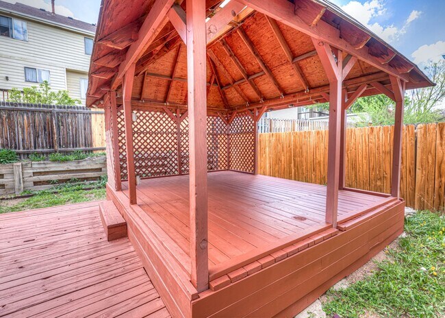 Building Photo - Westside Home in Mt Shadows in D20