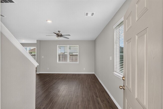 Building Photo - 2404 Shellcracker Dr