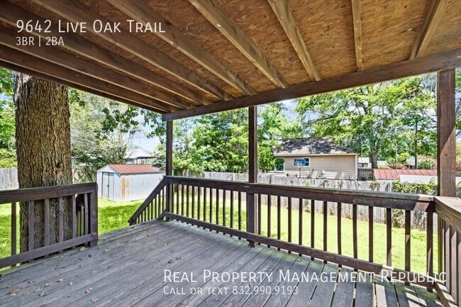 Building Photo - 9642 Live Oak Trail