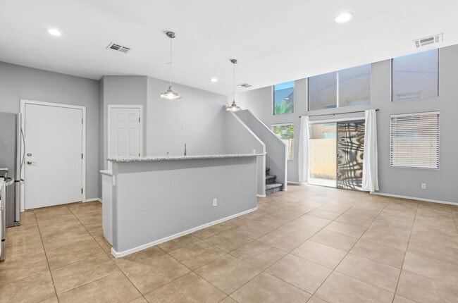 Building Photo - 2027 E University Dr