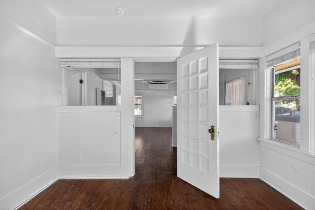 Building Photo - 521 Olive Ave