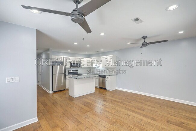Building Photo - 2882 Mackenzie Ct