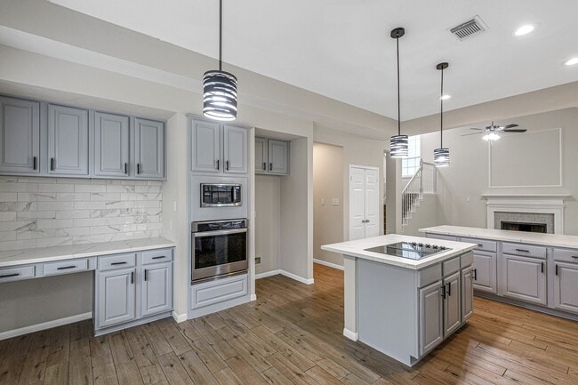 Building Photo - 8827 Lawncliff Ln
