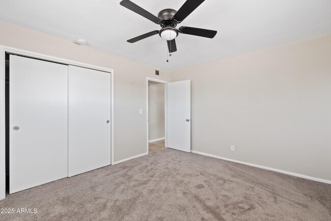 Building Photo - 10535 E Boulder Dr