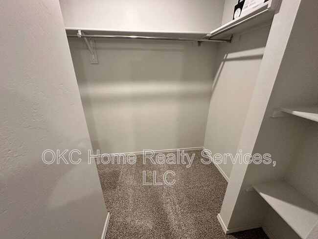 Building Photo - 618 NW 119th St