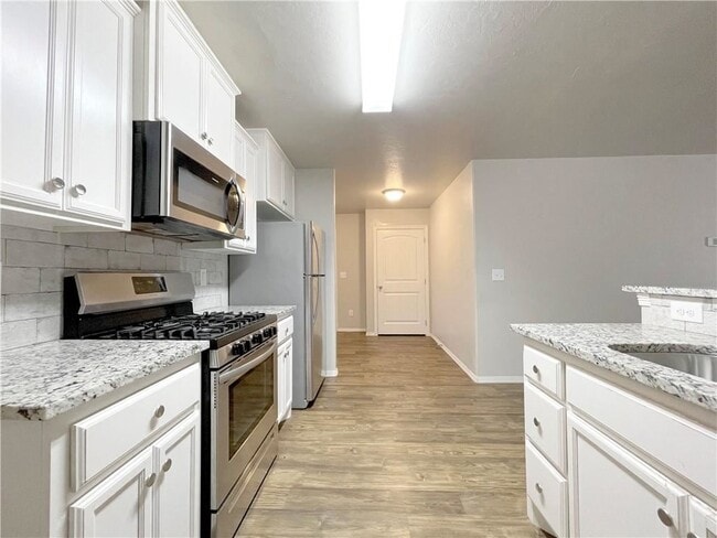 Building Photo - 2117 Buena Vida Ln