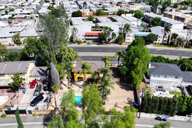 Building Photo - 8743 Topanga Canyon Blvd