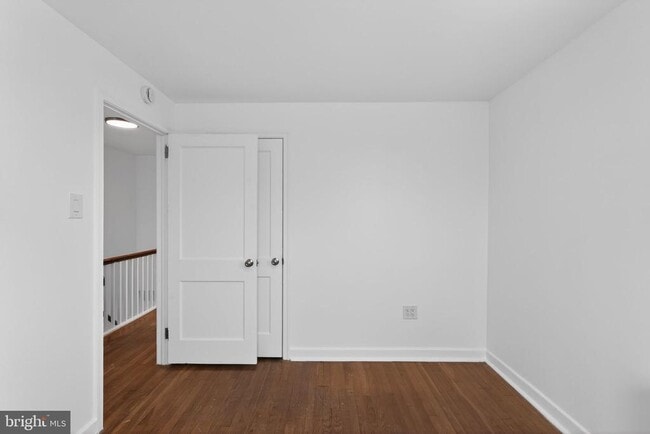 Building Photo - 439 E 11th Ave
