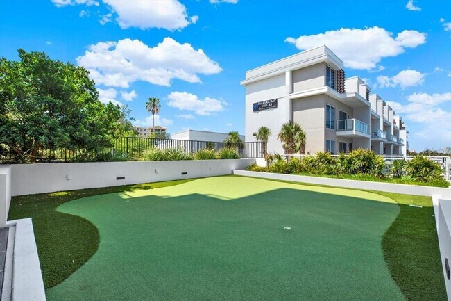 Building Photo - 920 N Osceola Ave