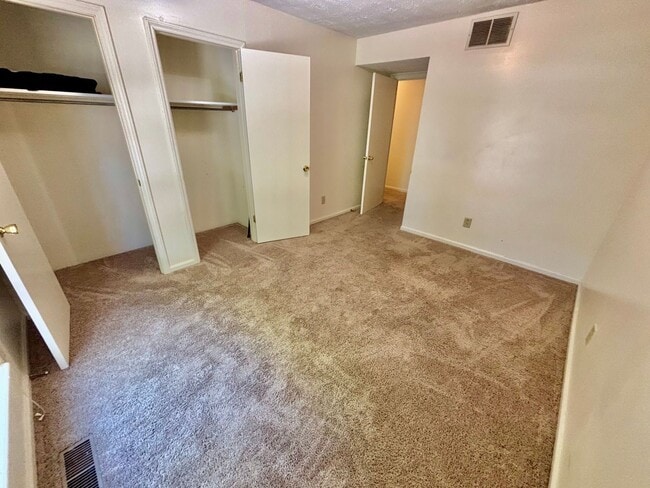 Building Photo - MOVE IN NOW NOVEMBER RENT FREE - 2 Bedroom...