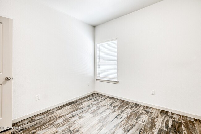 Building Photo - 6557 Toivoa Pl