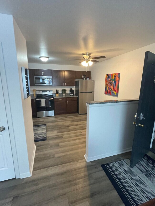 Building Photo - 1128 High Ave