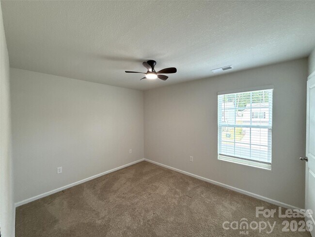 Building Photo - 6225 Lowe Ln