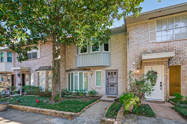 Building Photo - 5530 Holly St