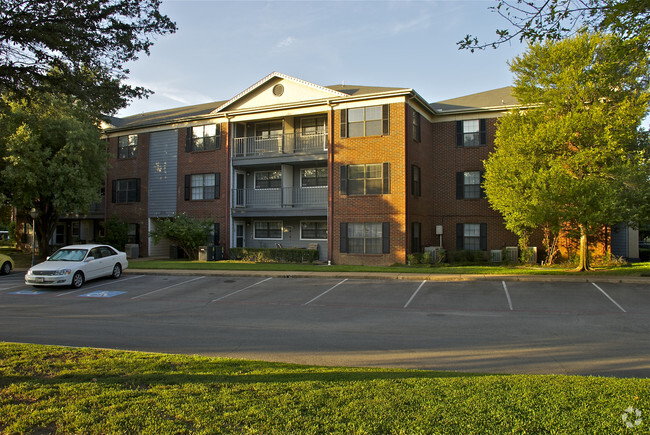 Primary Photo - Parkwood Retirement Community