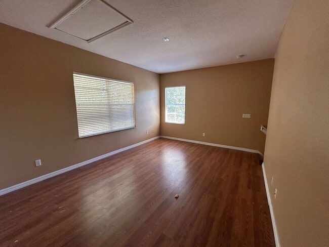 Building Photo - 854 Kazaros Cir
