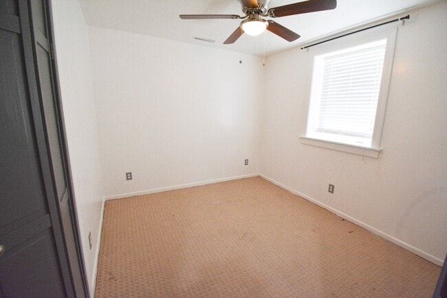 Building Photo - Spacious 5 Bed House with Custom Features Available For Rent!